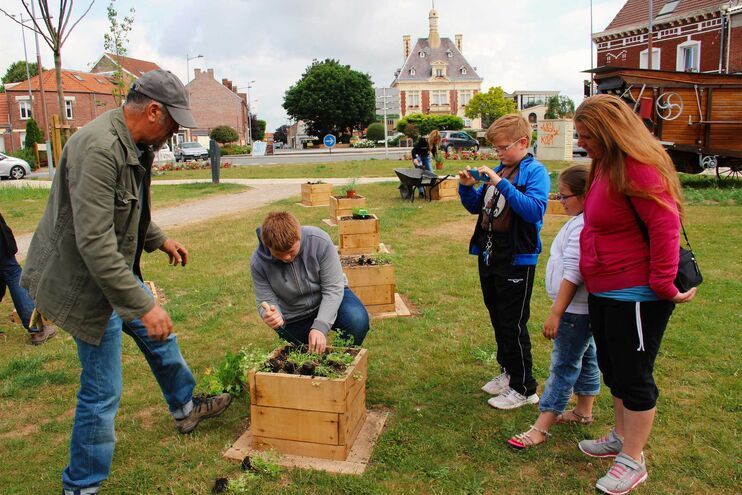 Plantations citoyennes en plein coeur de la ville. © Ville de Loos-en-Gohelle